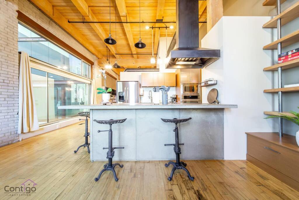 Historic Jd Loft, Near Ice District, Rogers Place, Ug Parking إيدمونتون المظهر الخارجي الصورة