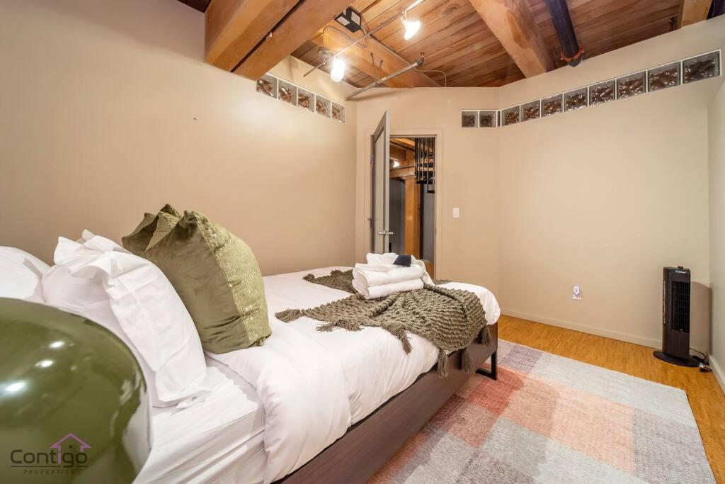 Historic Jd Loft, Near Ice District, Rogers Place, Ug Parking إيدمونتون المظهر الخارجي الصورة