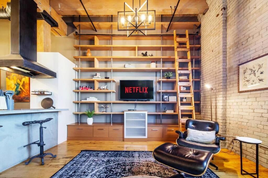 Historic Jd Loft, Near Ice District, Rogers Place, Ug Parking إيدمونتون المظهر الخارجي الصورة