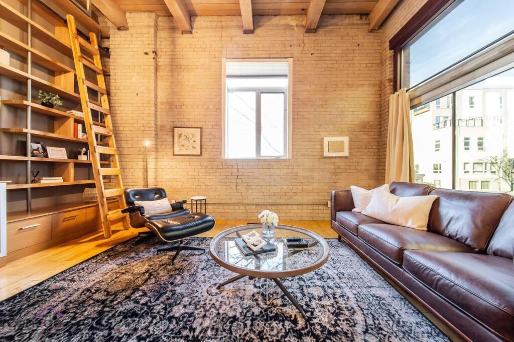 Historic Jd Loft, Near Ice District, Rogers Place, Ug Parking إيدمونتون المظهر الخارجي الصورة