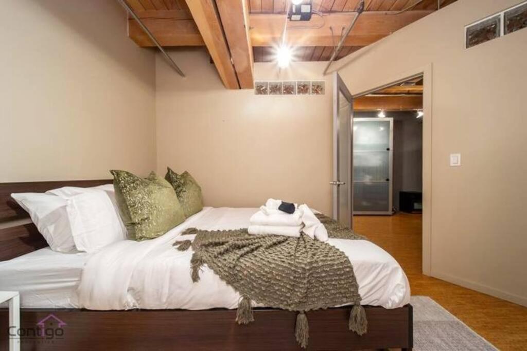 Historic Jd Loft, Near Ice District, Rogers Place, Ug Parking إيدمونتون المظهر الخارجي الصورة