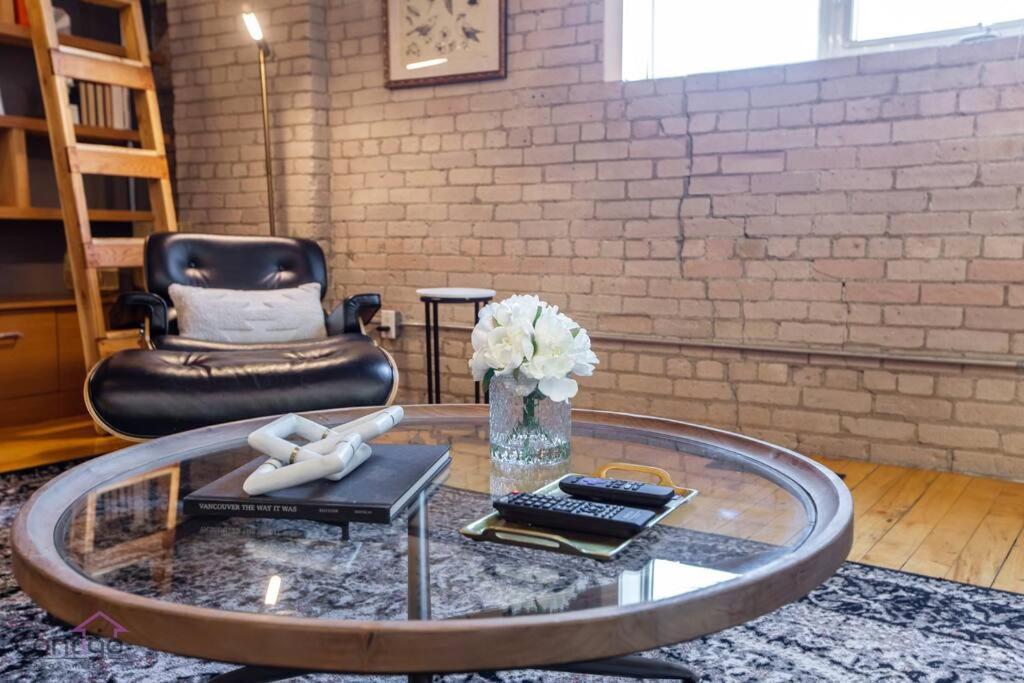 Historic Jd Loft, Near Ice District, Rogers Place, Ug Parking إيدمونتون المظهر الخارجي الصورة
