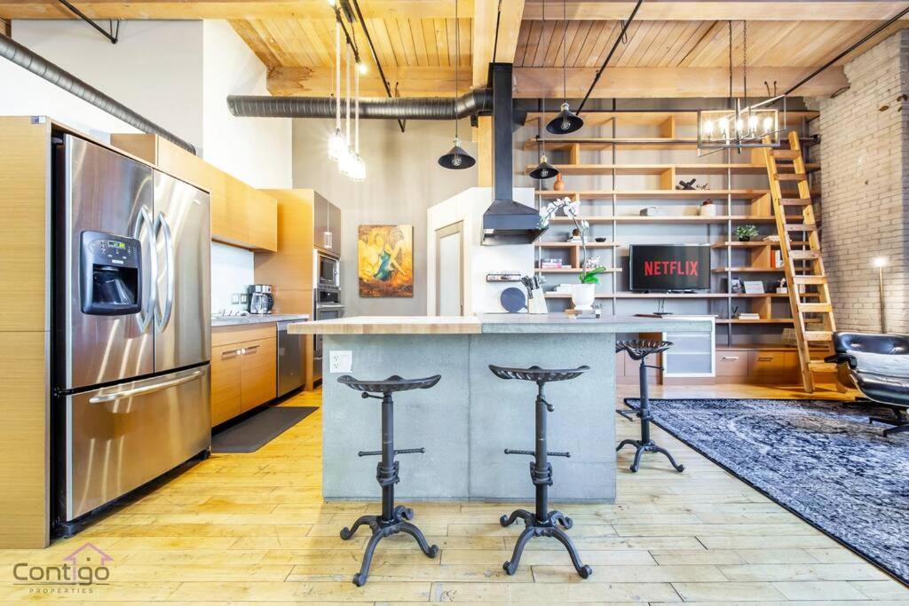 Historic Jd Loft, Near Ice District, Rogers Place, Ug Parking إيدمونتون المظهر الخارجي الصورة